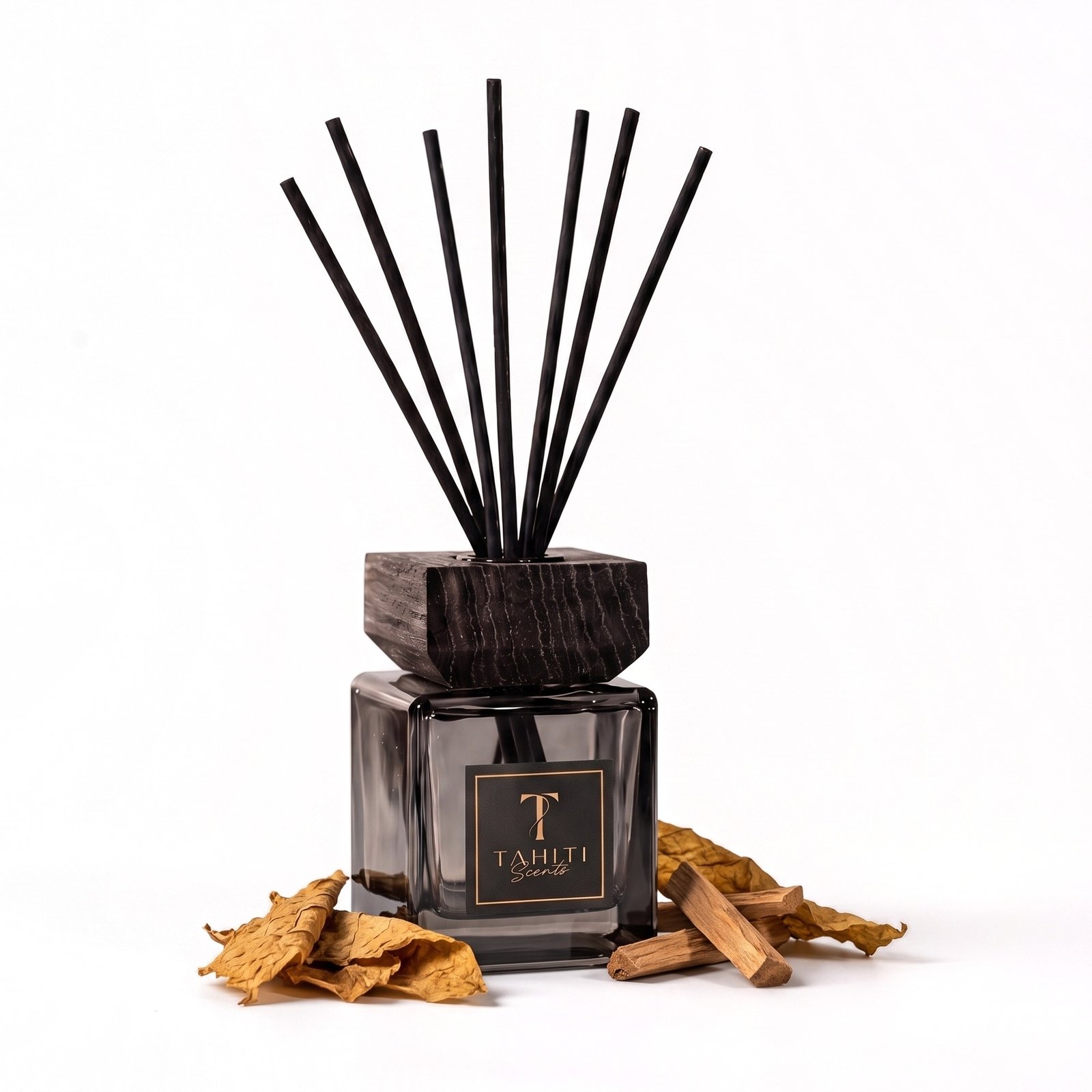 Tahiti Scents "Leather & tobacco" home fragrance with its scent notes